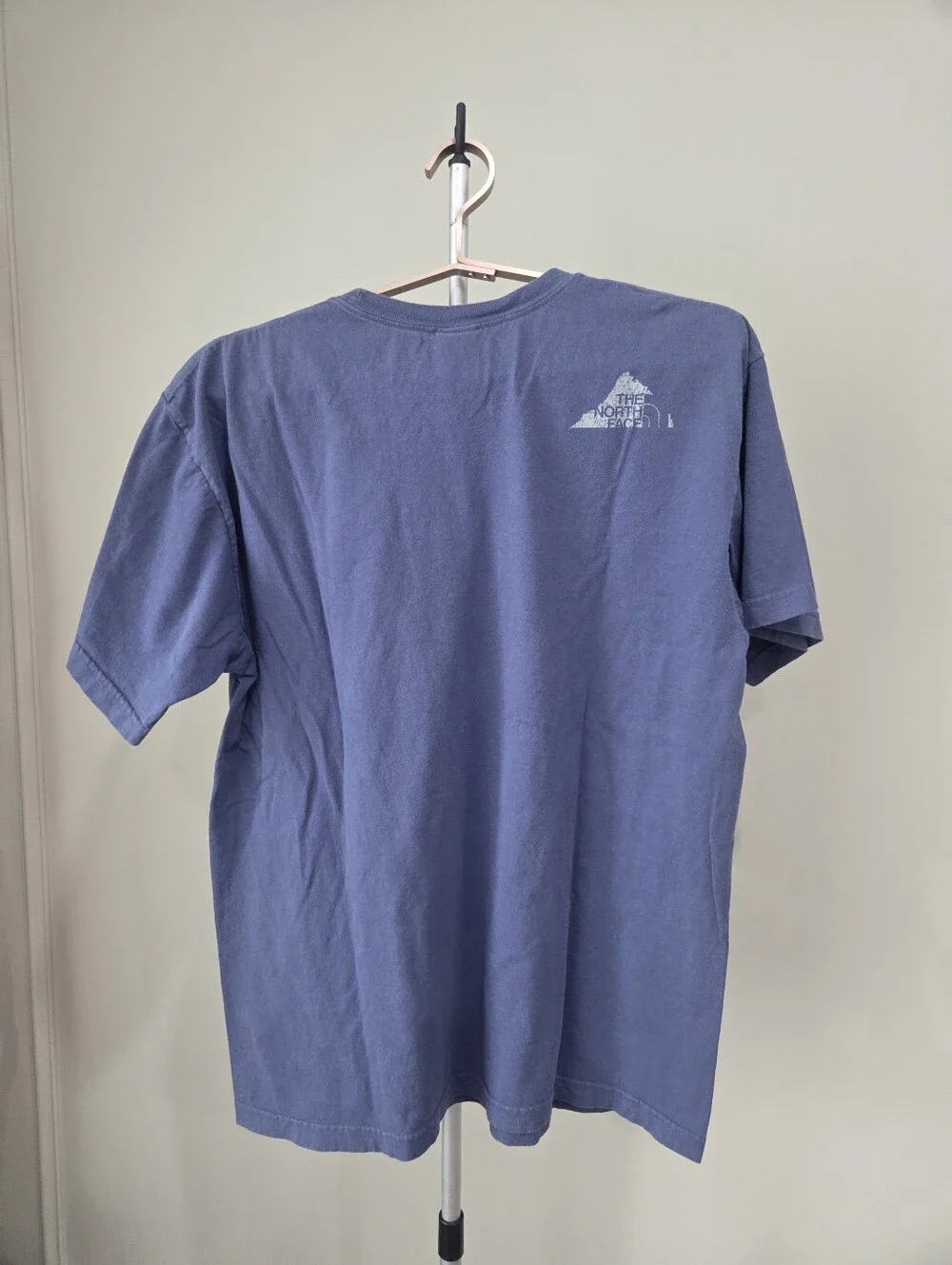 The North Face Men's Navy Graphic Crew Neck T-Shirt Sz.L